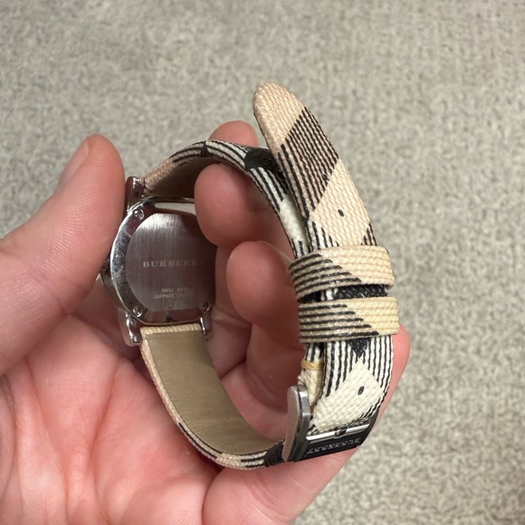 Burberry Women’s Watch - Picture 4 of 6